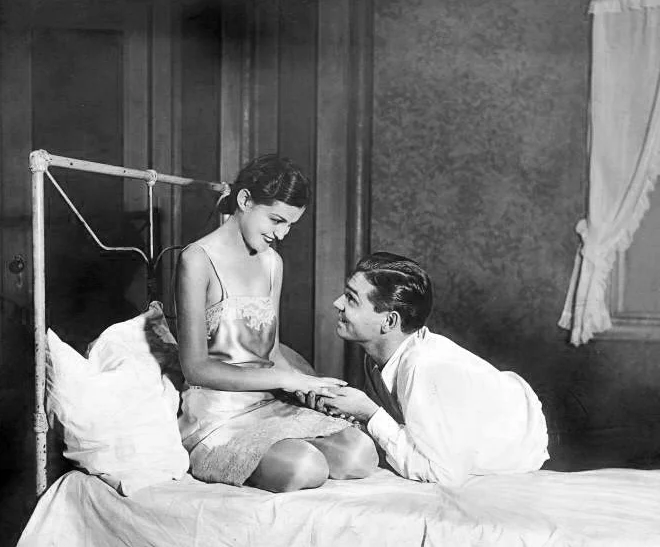 Zita Johann e Clark Gable in una fotografia promozionale di Machinal, pubblicata nel 1928
